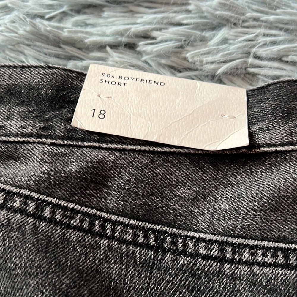 90s Boyfriend Shorts - Picture 5 of 6
